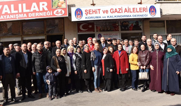 Manisa'da Başkan Mehmet Çerçi Merkezefendi’de vatandaşla buluştu