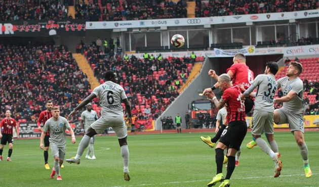 Eskişehir'in serisini Adana Demir bitirdi!