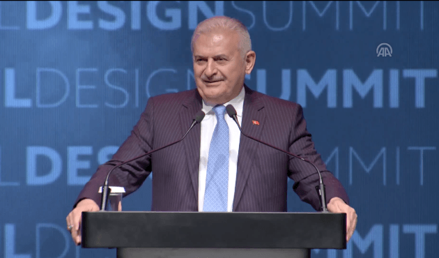 Binali Yıldırım esprileri ile salondakileri güldürdü!