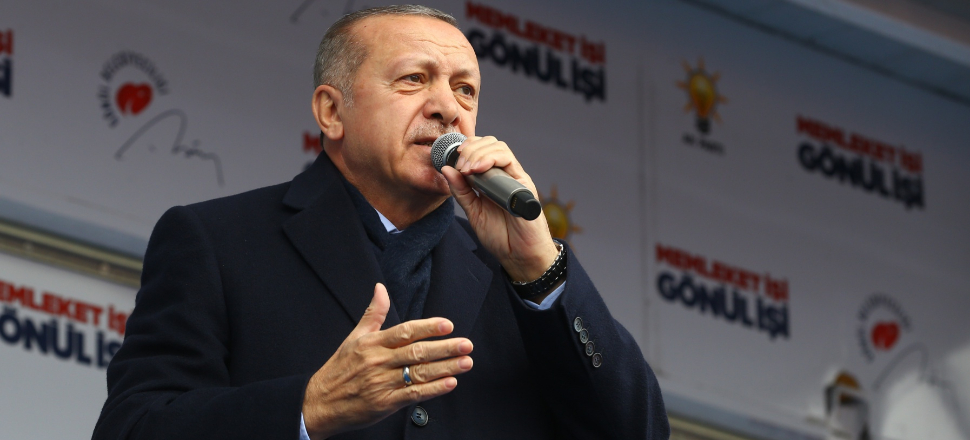 Erdoğan: Bu taklacıya öyle bir ders verin ki bir daha karşınıza çıkamasın!