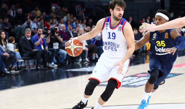 Anadolu Efes, Fenerbahçe Beko'yu devirdi!