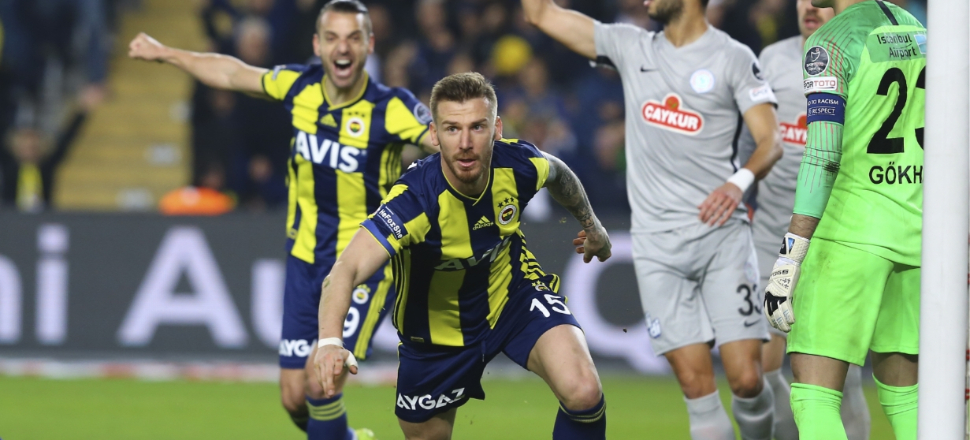 Fenerbahçe, 10 kişi Rize'ye karşı öldü öldü dirildi! 3-2
