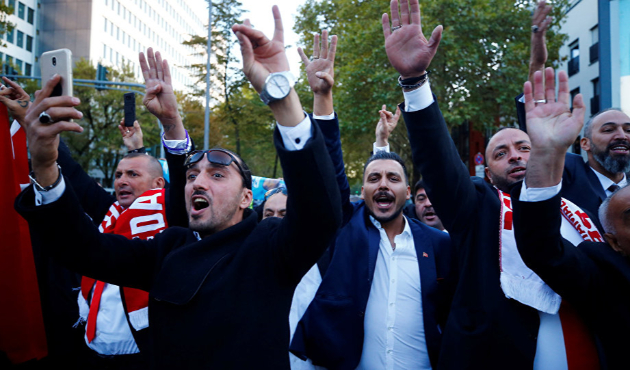 "Bozkurt işareti" yapmak yasaklandı!
