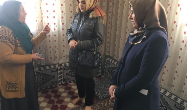 Muş'ta Kaymakam Arslan Uzan’ın eşinden mağdur ailelere ziyaret