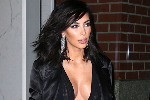 Kim Kardashian'nın zor anları! Silahla odasına girip...