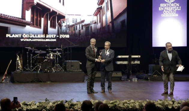 Konya'da Başkan Salih Akkaya, Plant Ödülü’nü aldı