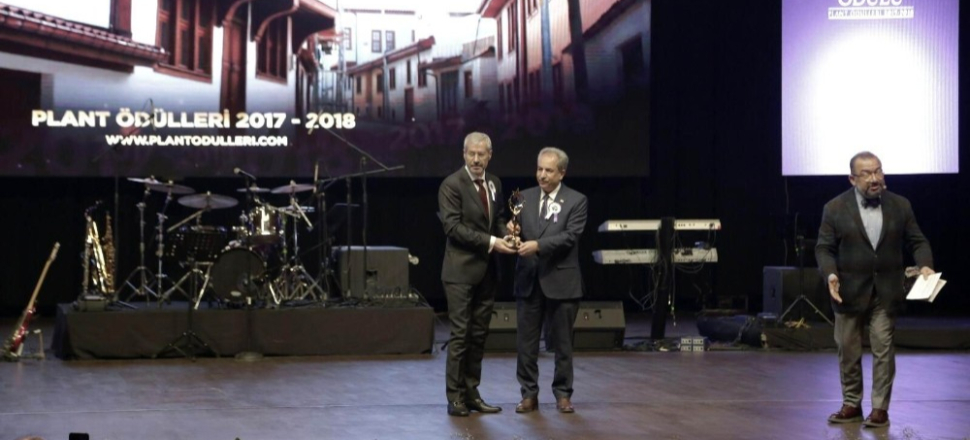 Konya'da Başkan Salih Akkaya, Plant Ödülü’nü aldı