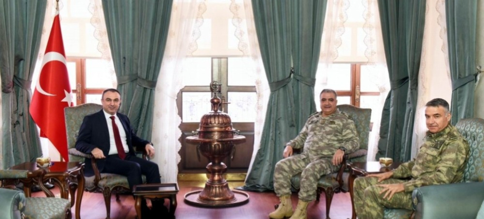 Kilis'te Vali Recep Soytürk’e komutanlardan ziyaret