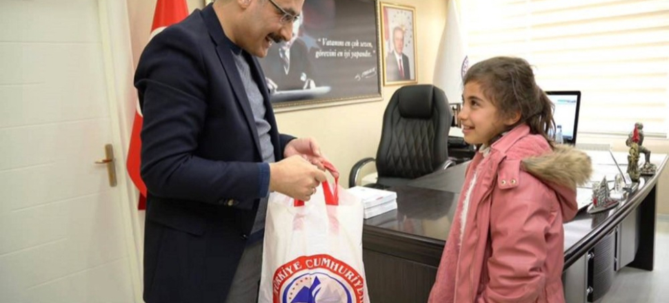 Diyarbakır'da Kaymakam Abdülkadir Çelik’ten satrançta derece yapanlara ödül