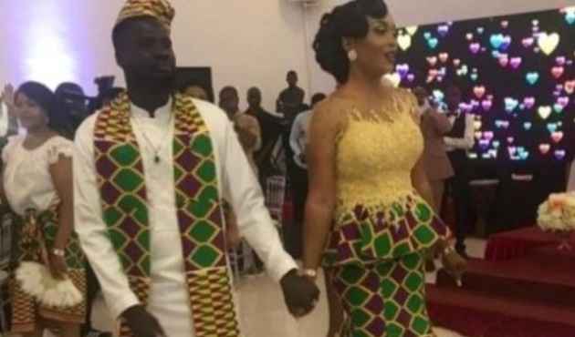 Emmanuel Eboue çocukluk aşkıyla evlendi!