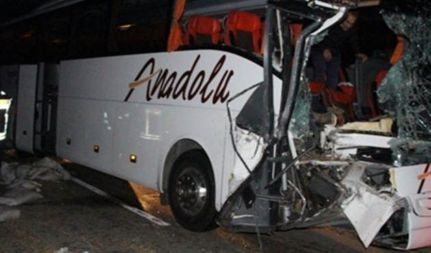 Manisa'da trafik kazası: 20 yaralı