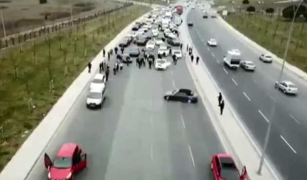 Lüks otolarıyla yol kesip drift terörü estirdiler!