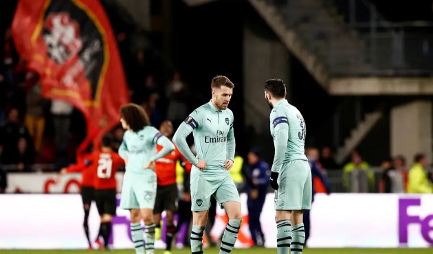 Avrupa Ligi'nde Arsenal turu zora soktu...