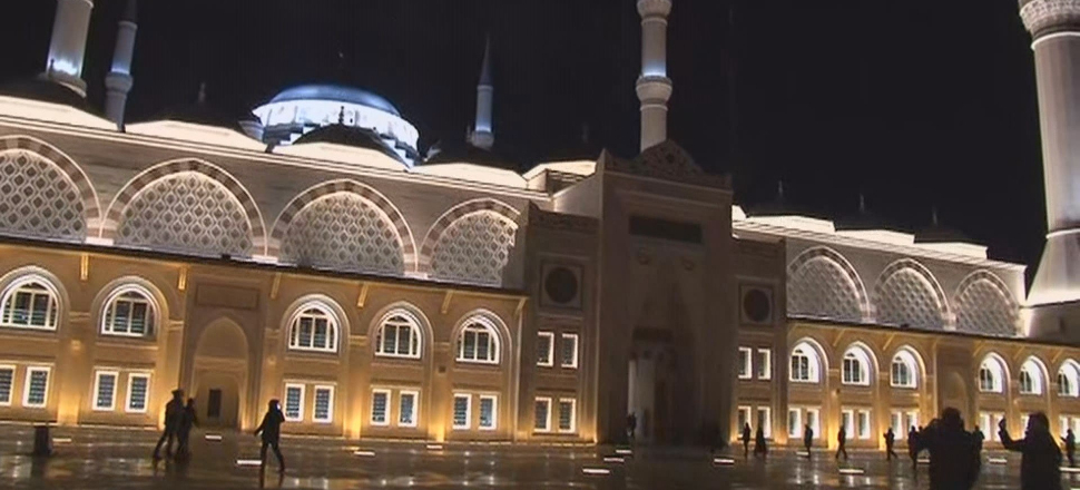 Çamlıca Camii'nde ilk ezan okundu!