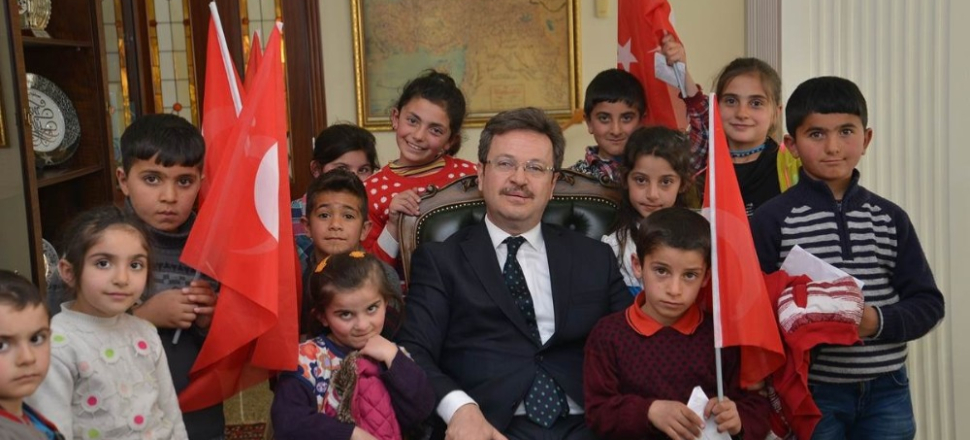 Iğdır'da minik yüreklerden Vali Enver Ünlü’ye ziyaret