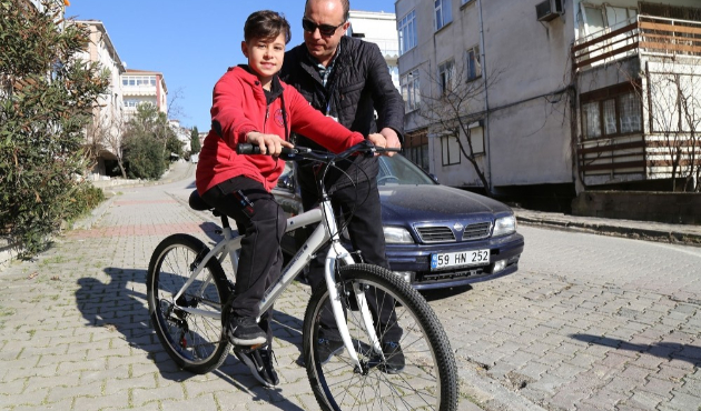 İstanbul'da Başkan Hasan Akgün, Hakan’ın bisiklet hayalini gerçekleştirdi