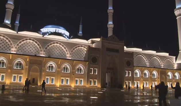 Çamlıca Camii'nde ilk ezan okundu!