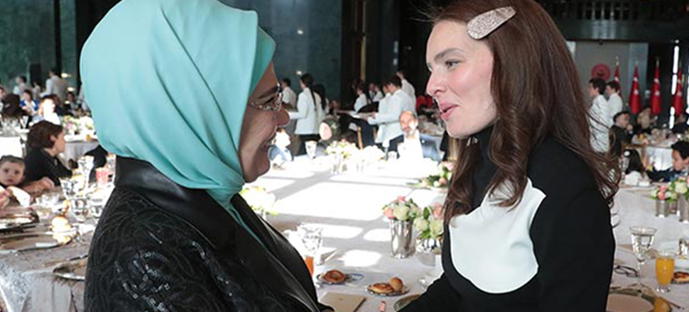 Nil Karaibrahimgil'den "koruyucu aile yemeği" paylaşımı