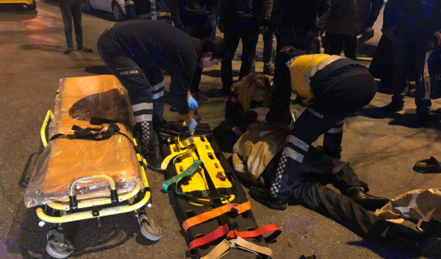 Yolun karşısına geçen yaşlı adama otomobil çarptı!