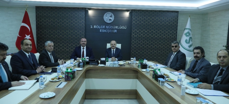 Eskişehir'de Vali Özdemir Çakacak DSİ 3. Bölge Müdürlüğünü ziyaret etti