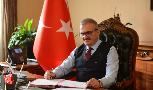 Antalya'da Vali Münir Karaloğlu: "Kadınlar baş tacımızdır"