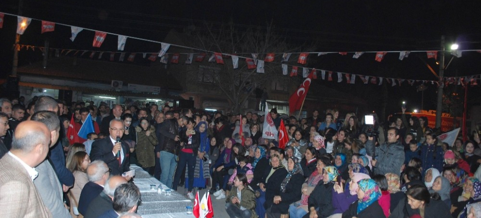 Manisa'da Başkan Zeki Kayda, doğduğu mahallede destek istedi