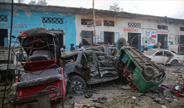 Somali'de bomba yüklü araçla saldırı!