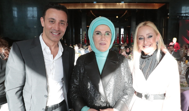 Emine Erdoğan'dan 8 Mart'a özel koruyucu aile yemeği...
