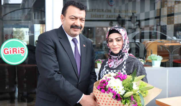 Kayseri'de Altan Aydemir’den kadın üyelere ‘8 Mart’ ziyareti