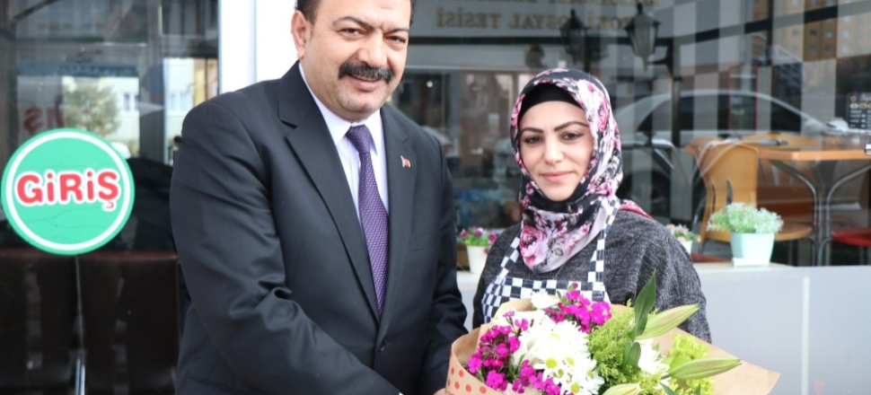 Kayseri'de Altan Aydemir’den kadın üyelere ‘8 Mart’ ziyareti