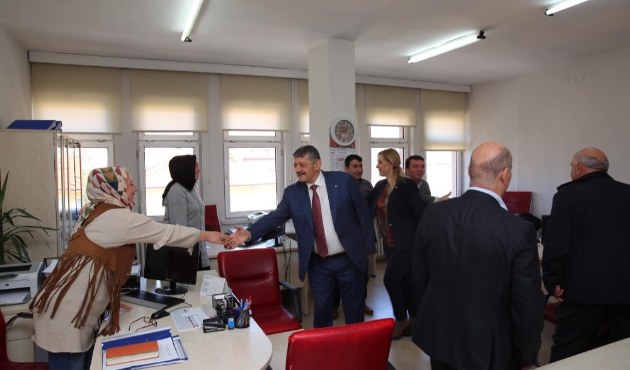 Bartın'da Başkan Cemal Akın, kurum çalışanlarının taleplerini dinledi