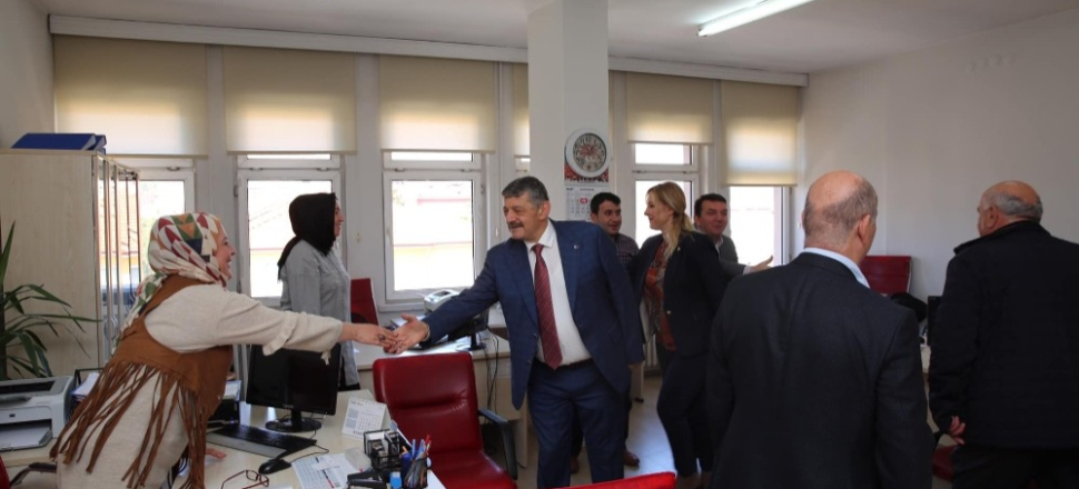 Bartın'da Başkan Cemal Akın, kurum çalışanlarının taleplerini dinledi