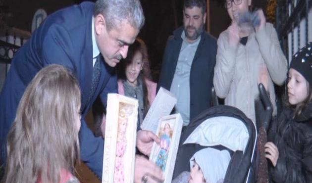 Aydın'da Başkan Haluk Alıcık’tan çocuklara kandil hediyesi
