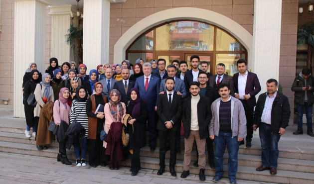 Çankırı'da Başkan Hüseyin Boz: “Hizmetlerimizin fitilini gençler yakacak”
