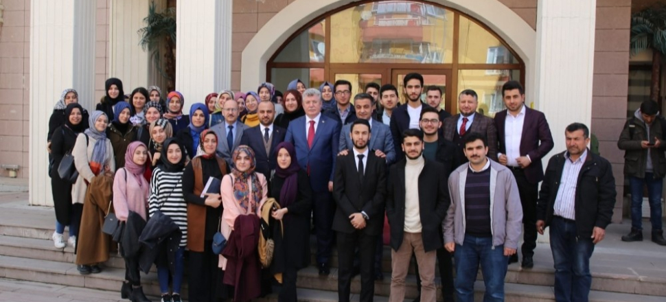 Çankırı'da Başkan Hüseyin Boz: “Hizmetlerimizin fitilini gençler yakacak”