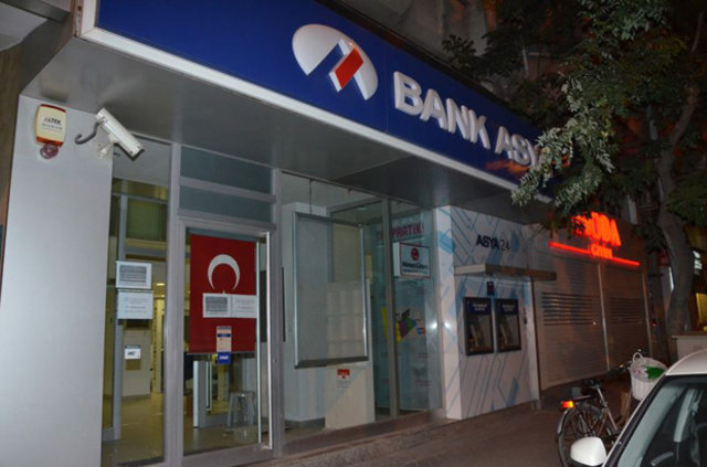 Kapatılan Bank Asya şubesinde kedi operasyonu!