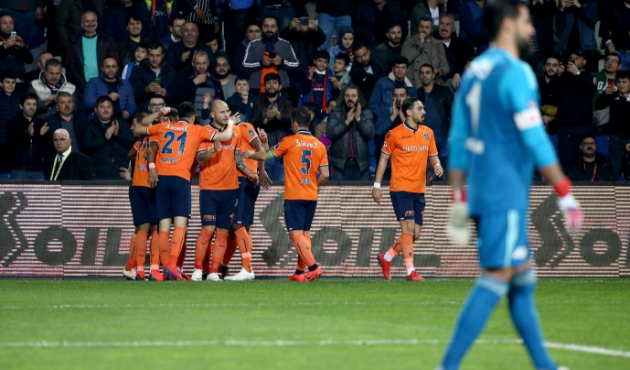 Başakşehir'i Fenerbahçe de durduramadı!