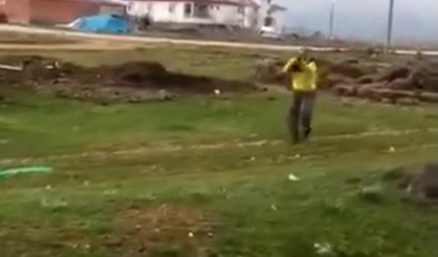 Öldürüldüğü anı cep telefonuna kaydetti!