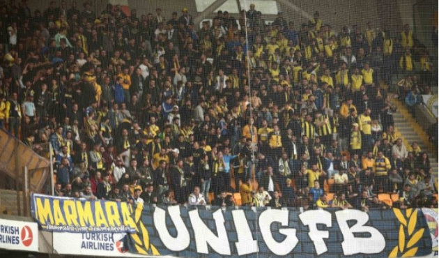 Fenerbahçe tribünleri karıştı!