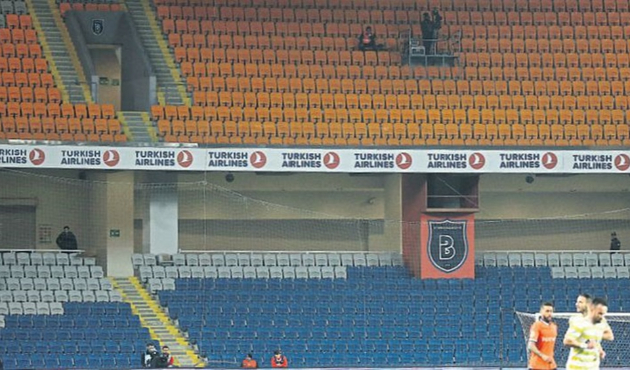 Gol atılınca "Büyük Başakşehir ailesi" sesleri yükseldi ama...
