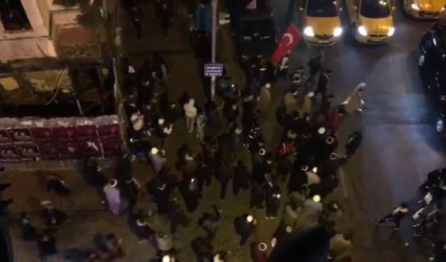Taksim'de ''ezana ıslık'' protestosu...