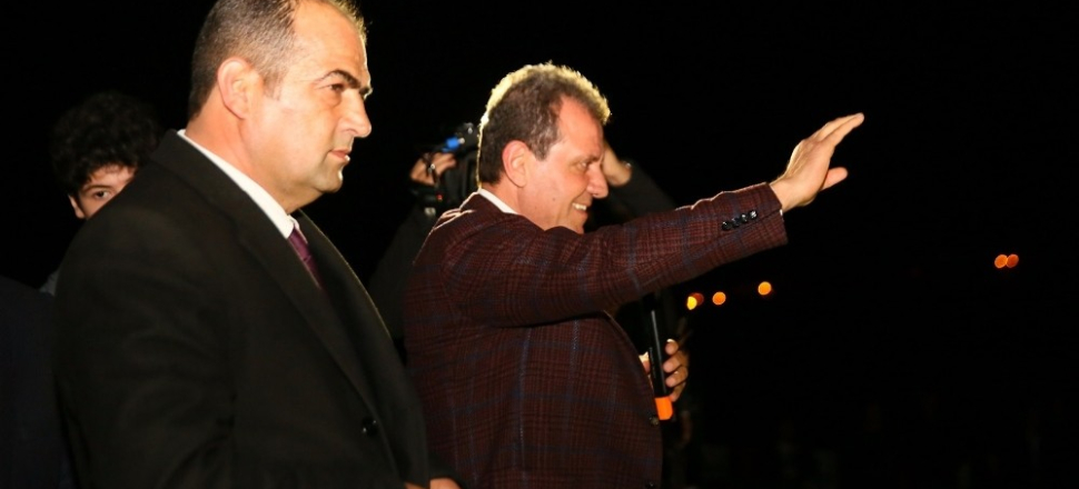 Mersin'de Vahap Seçer: "Mersin halkı sandıkta ittifak kuracak"