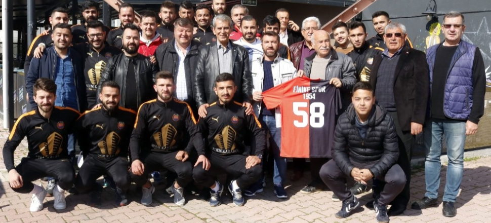 Antalya'da Nail Dülgeroğlu’ndan gençlere burs sözü