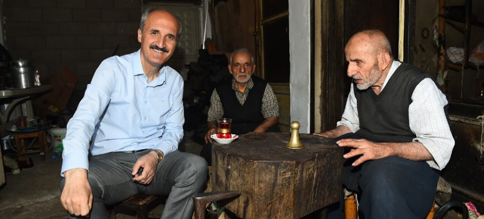 Kahramanmaraş'ta Başkan Necati Okay: "Genel siyasetle yereli karıştırmamalı"