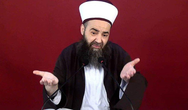 Lalegül FM'de ağlayarak Kur'an-ı Kerim satışı!