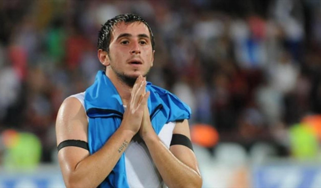 "Namusuyla ekmek kazanan insanlara küfür ediyorlar"