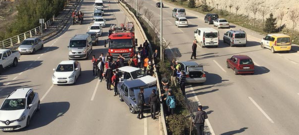 Kaza izlerken kaza yaptılar...