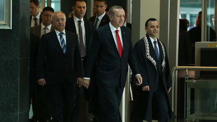 ''Olağanüstü hal hukuksuzluk hali değildir''