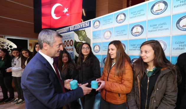 Gaziantep'te Mehmet Tahmazoğlu öğrencileri ödüllendiriyor