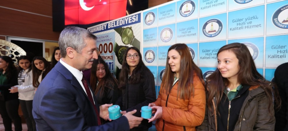 Gaziantep'te Mehmet Tahmazoğlu öğrencileri ödüllendiriyor